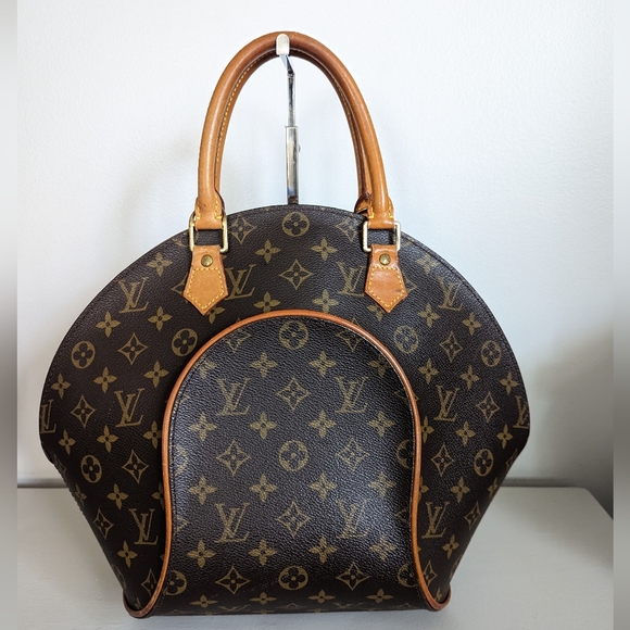 Authentic Louis Vuitton Monogram Canvas Ellipse MM Handbag - Picture 2 of 11